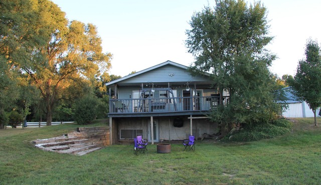 Equine Kuntry Kabin - Perfect 2-bedroom house with AC in charming Holton.