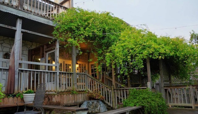 Equinox Inn at Canyon Lake
