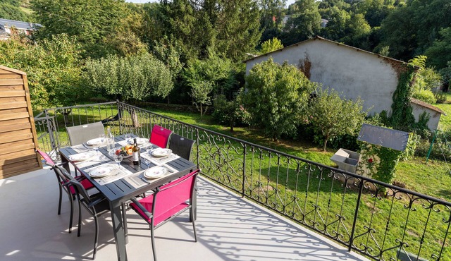 Equipped house + aveyron village center 120m2 garden terrace wifi 3 bedrooms