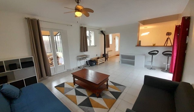 Equipped kitchen, 2 bedrooms, living room, garden, 10min from Parc de Beauval.