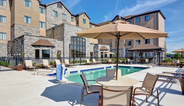 Equipped Queen Studio | Free Breakfast, Business Center + Fitness Center Access