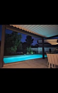 Equipped Studio, 2 hours per day acces to a private swinmming pool