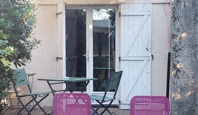 Equipped studio, between Nimes and Uzes