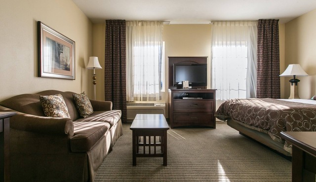 Equipped Studio Near CHA Airport | Indoor Pool + Gym Access