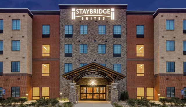 Equipped Suite Near I-94 | Free Daily Breakfast, Indoor Pool + Fitness Center
