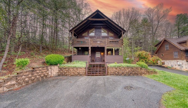 ER24 - Honeysuckle Holler | Great Location.Close to town