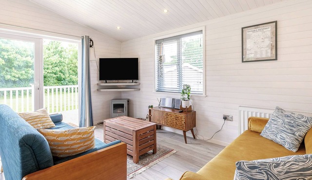 Erica Lodge is in the secluded Water View area, western side of the marina.