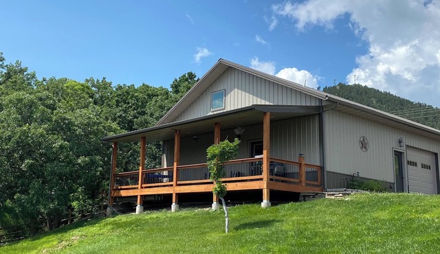 Erickson Mountain Retreat. A Wonderful Wyoming Black Hills Getaway!