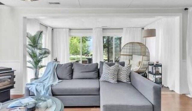 Erie Cove with Sauna sleeps 7