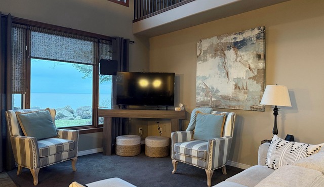 Erie’s Edge “Lakeside Retreat With Spectacular Sunrises & Garden Views”