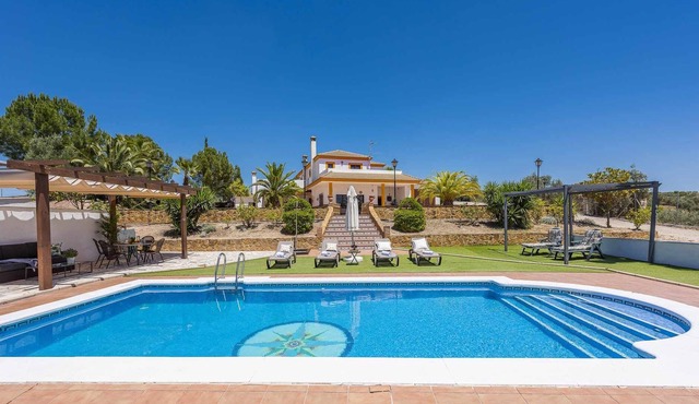 Erisane Holiday Home