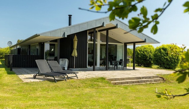 "Erlinda" - 600m from the sea by Interhome
