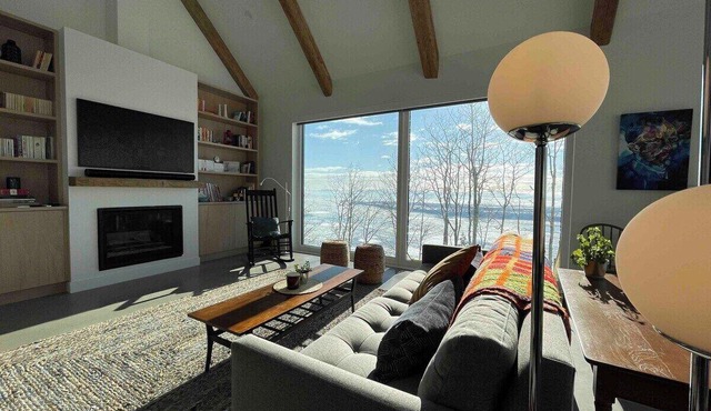 Ermitage St-Laurent 173: Summer Sanctuary & Views