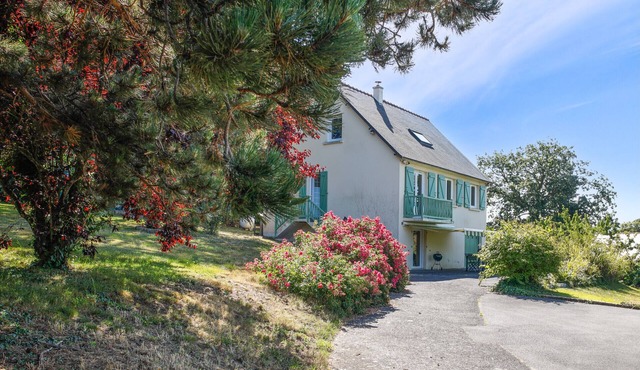 Erquy – Family house for 8 adults and 2 children