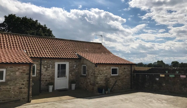 Ervine Cottage - 3 bedroom country cottage with rural views and private hot tub.