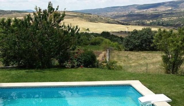 Casa Rural Los Caldereros for 16 people