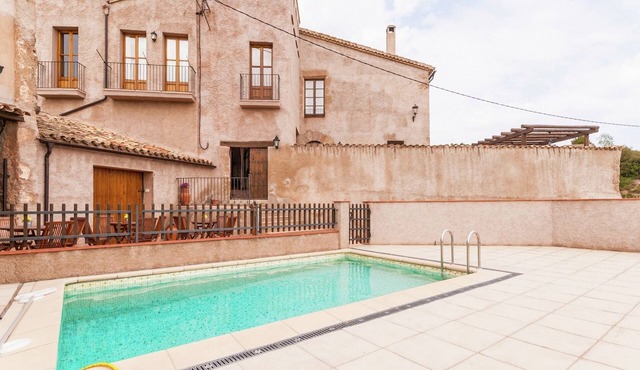 Cottage in Maians with Sea View & Pool