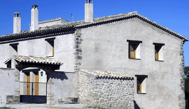 Cottage in Maians with Pool and Garden