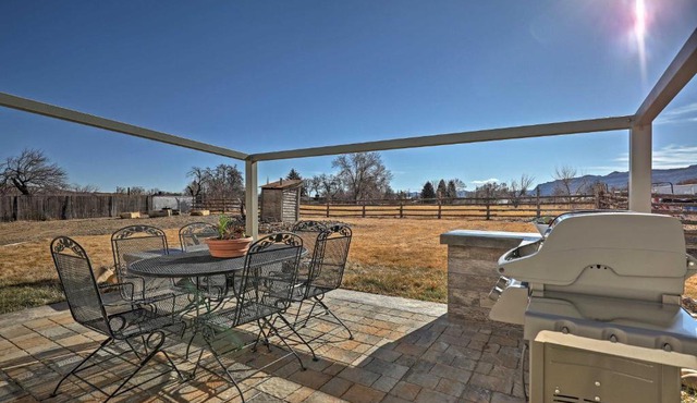 Escalante Home with Yard, Porch and Mtn Views!
