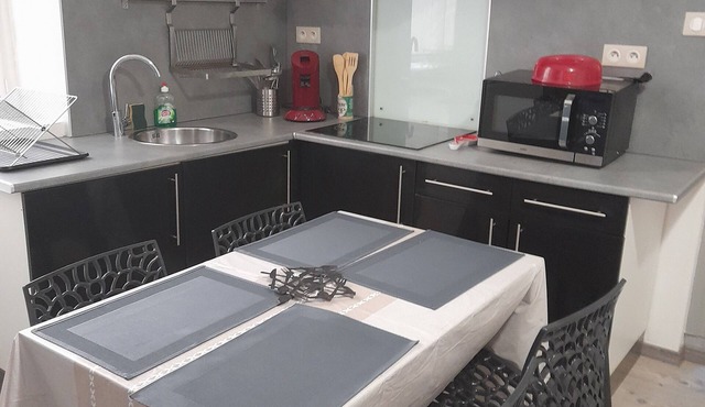 Escale Voltaire, T2 of 32 m2, quiet, CV