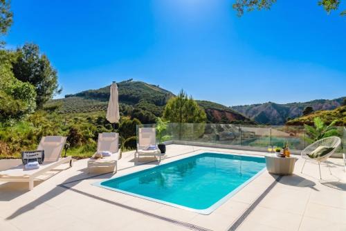 Escapada premium con jacuzzi y piscina climatizada