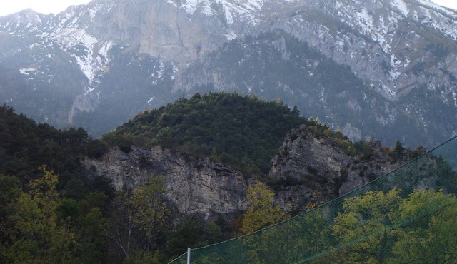 escapade between sea and mountains.