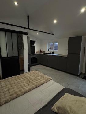 Escapade cosy studio maisonnette neuf au calme avec grand jardin