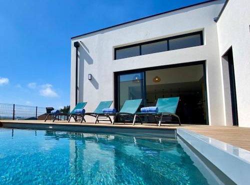 Escapade Marine piscine et spa pour 10