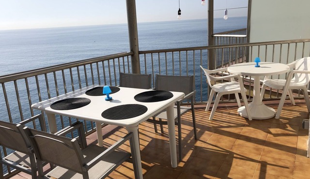 Escapade to unique place with direct sea access