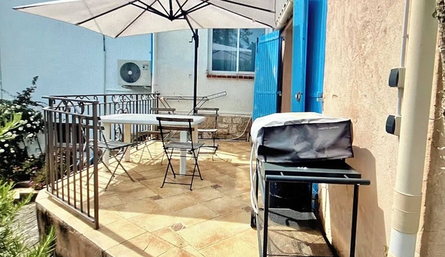 Escapade Urbaine: 2 Bedrooms, Ideally Located