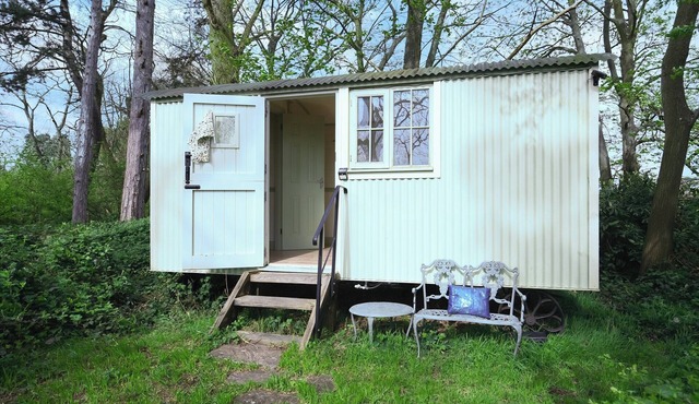Escape and unplug in this off-grid eco Shepherd’s Hut.