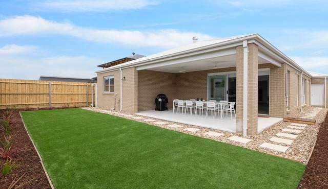 Escape by the Bay in Coronet Bay