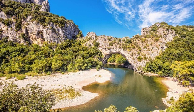 Escape of Charm in Vallérargues, near Uzès and the Provençal Nature