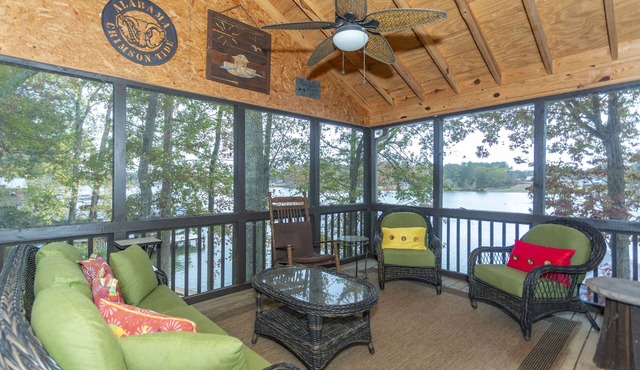Escape the city and enjoy quality time with family with a lakeview!