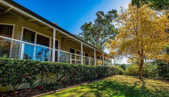 Escape the everyday overlooking Mount Gibraltar