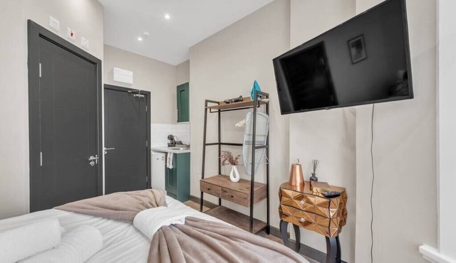 Escape the Ordinary: Cozy and Charming Studio