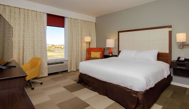 Escape to a Dreamy Suite w/ a Modern Vibe!