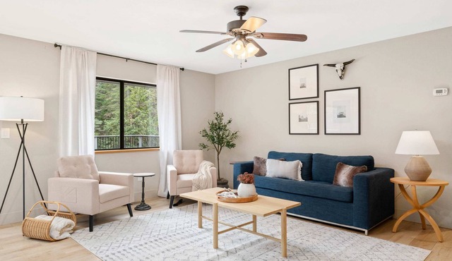 Escape to a Private Nature Paradise - Deck & Grill