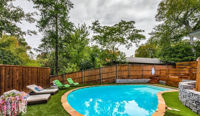 Escape to a Private Oasis-near Downtown and White Rock Lake