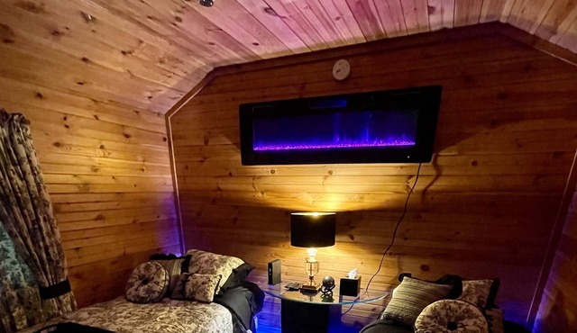 Escape to a quiet cabin in the woods