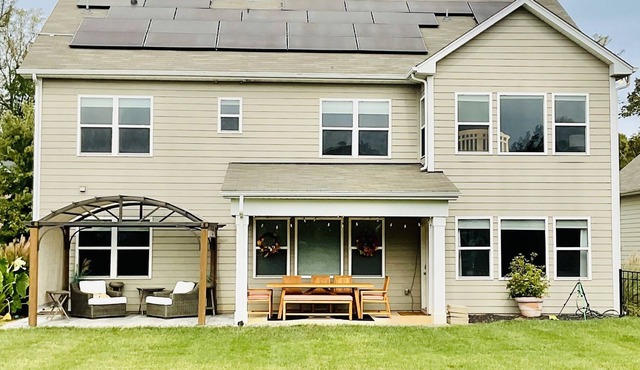 Escape to a Serene Oasis: Luxury by Lake Townsend