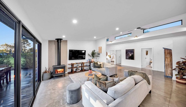 Escape to a unique house located in the world-renowned surf spot of Bells Beach!