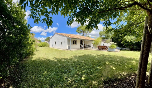 Escape to a Villa in Saujon – 170 m², Garden, Close to Beaches & Vineyards, Ideal for 9 People