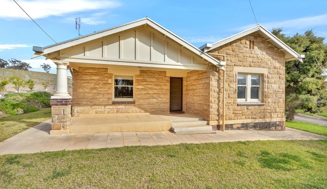 Escape to Barossa at Lambert Estate Retreat - Where comfort meets vineyard charm