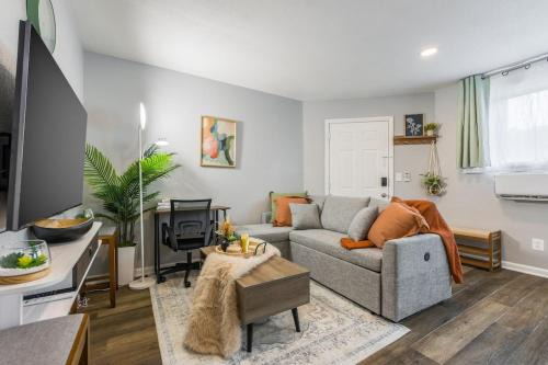 Escape to Bliss Relax in Cozy Style Spacious Suite with Two King Beds