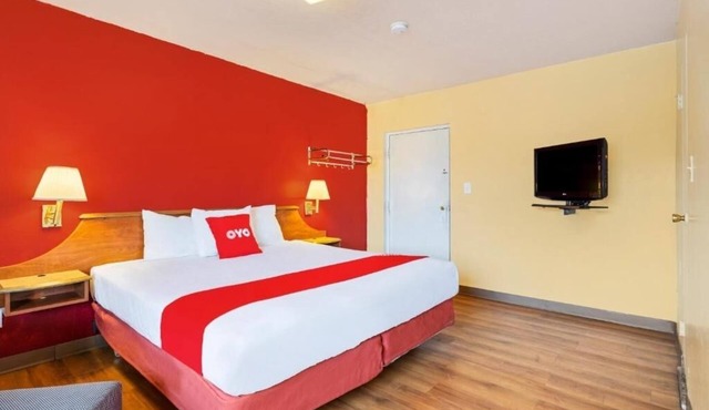 Escape to Boardman Park with Pet Access and Parking Included