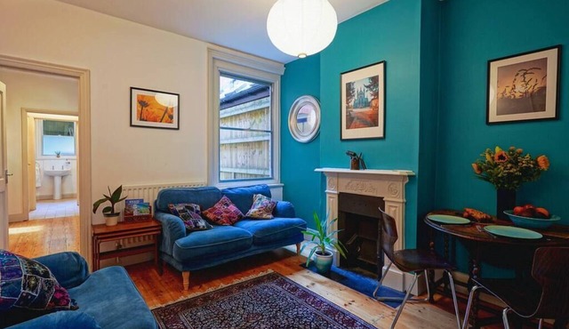 Escape to Boscobel: Enjoy a Cosy 1 Bed Apartment with Free Parking