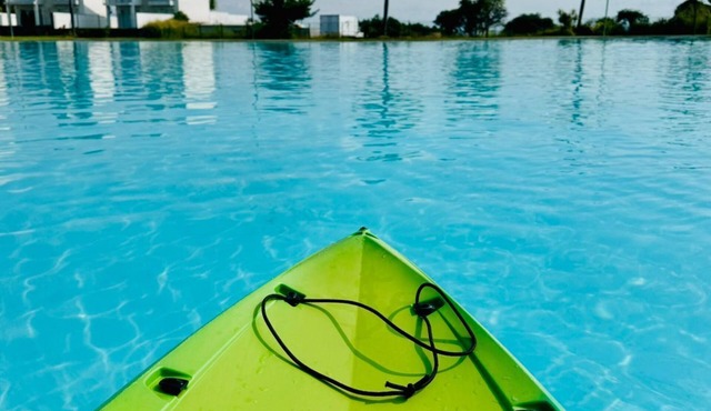 Escape to Cocoyoc modern house with lake and pool near Oaxtepec and Tlayacapan.