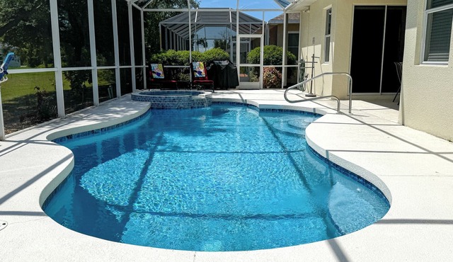 * Escape to Comfort and Style in Beautiful Rotonda West! *