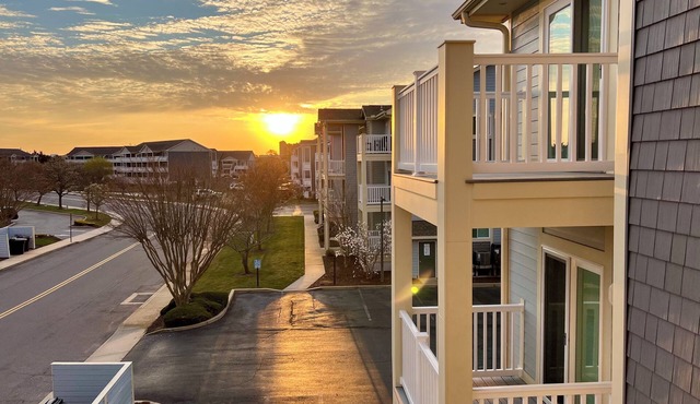 Escape to Elegance: Heron Harbor Condo, Your Bayside Retreat